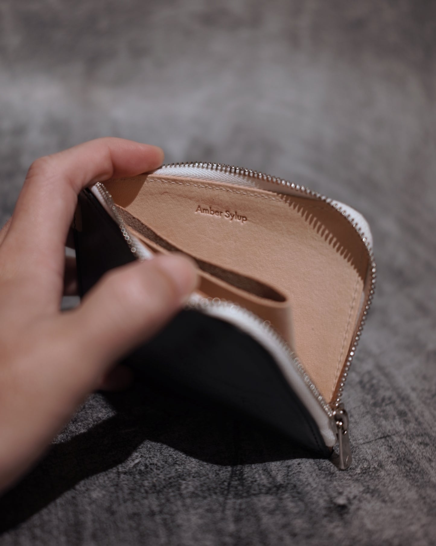 L wallet / black