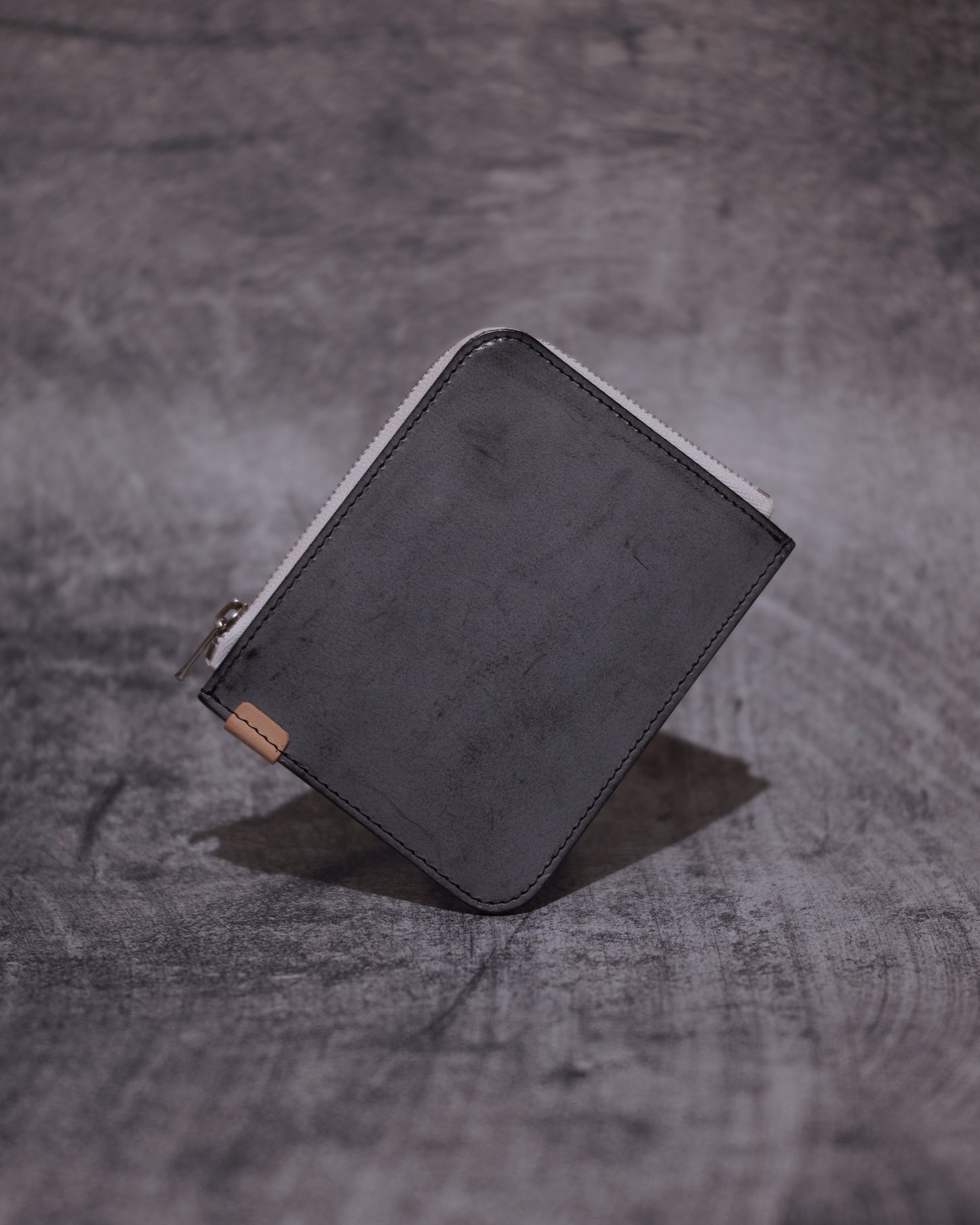 L wallet / black
