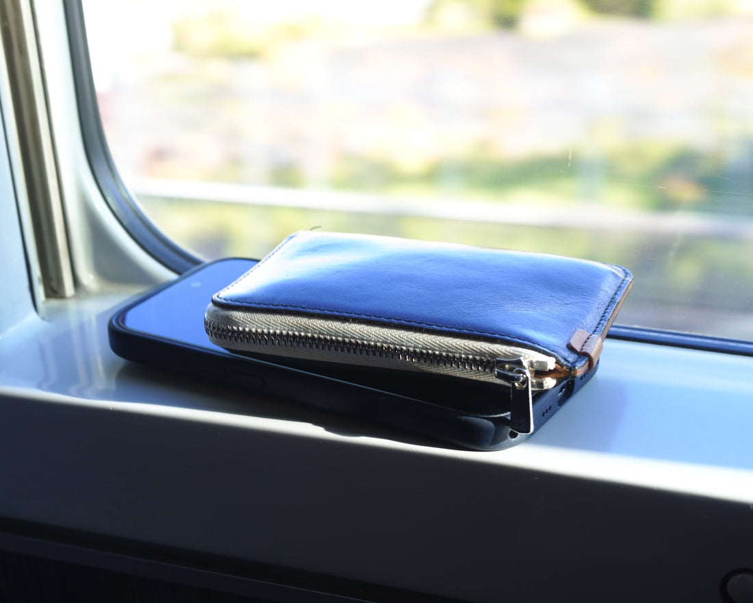 梅雨でも革財布を美しく育てる─3つの湿気対策