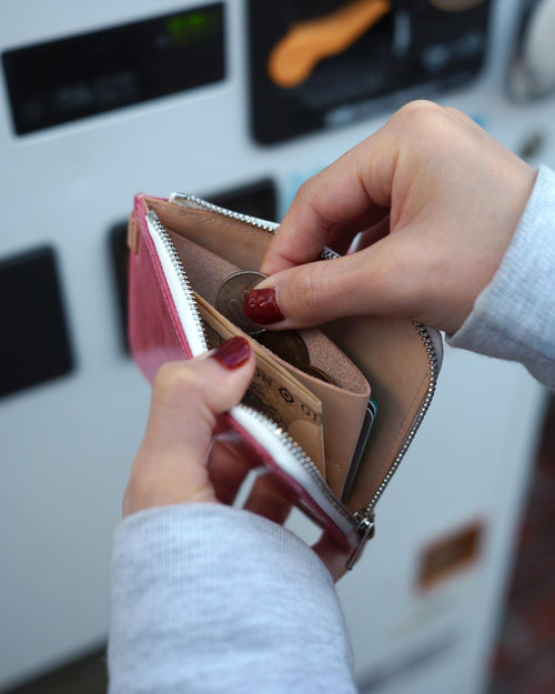 L wallet